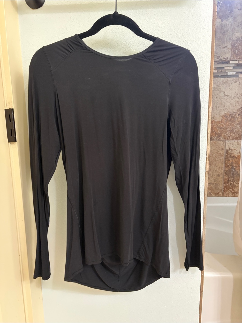 Lululemon Black Long-Sleeve Women's Key-Hole Top